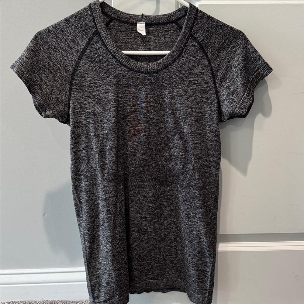 CRZ yoga Gray Short Sleeve Athletic Top. Size small